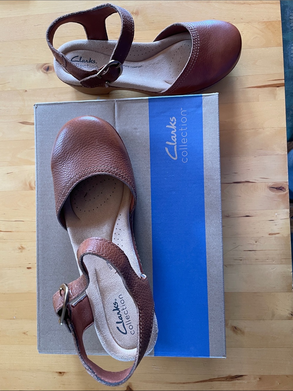 Clarks Brown Leather Closed-Toe Slingback Mules